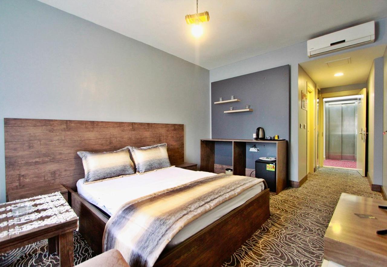 Red House Vip Apartmant Suites Istanboel Buitenkant foto