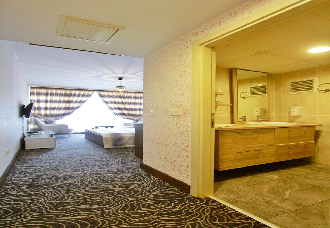 Red House Vip Apartmant Suites Istanboel Buitenkant foto